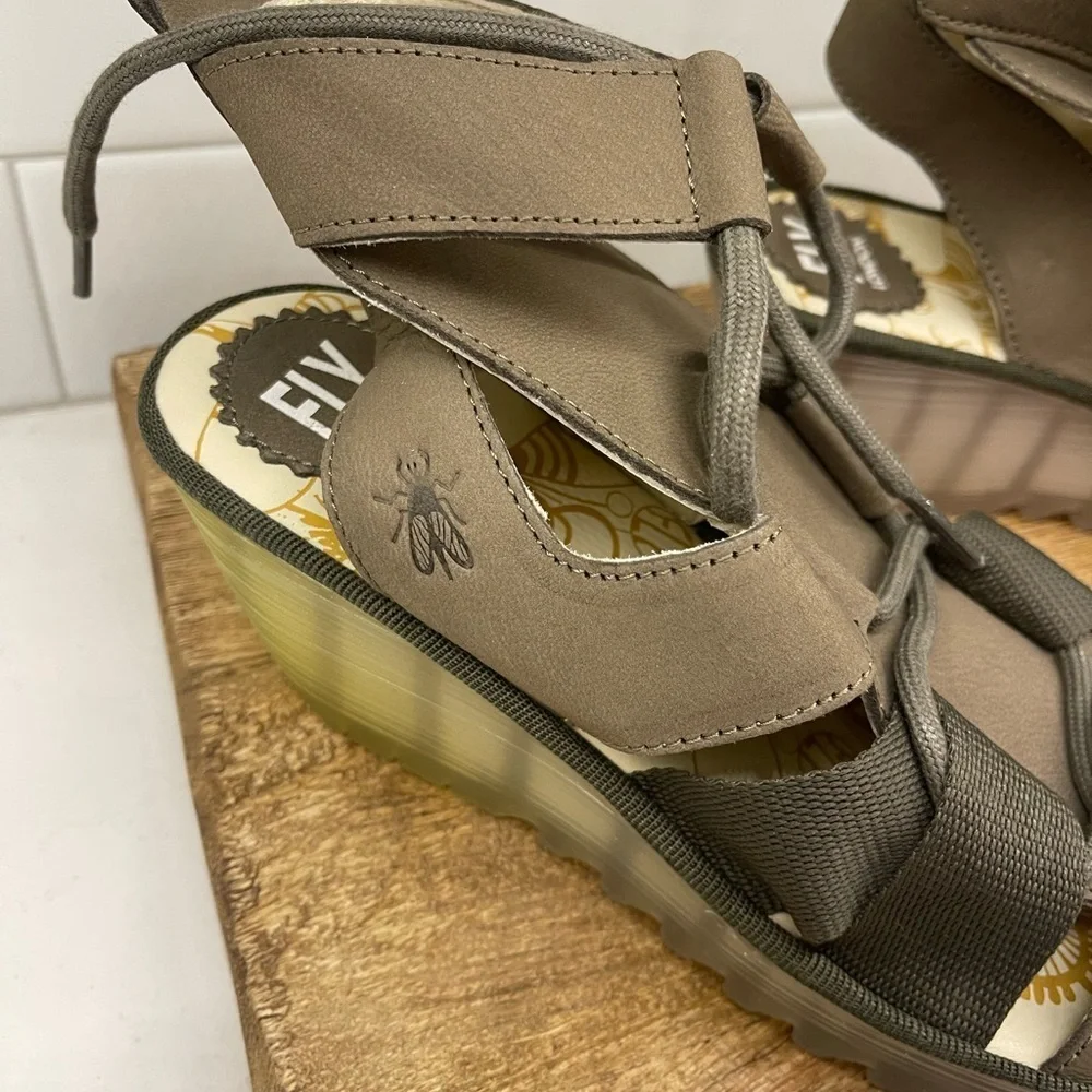 FLY London | Lace Up Sandal Wedge Khaki Green 39